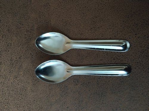 Scratch Resistant And Easy To Hold With Sleek Design Silver Stainless Steel Spoon Size: 3.15 Inch