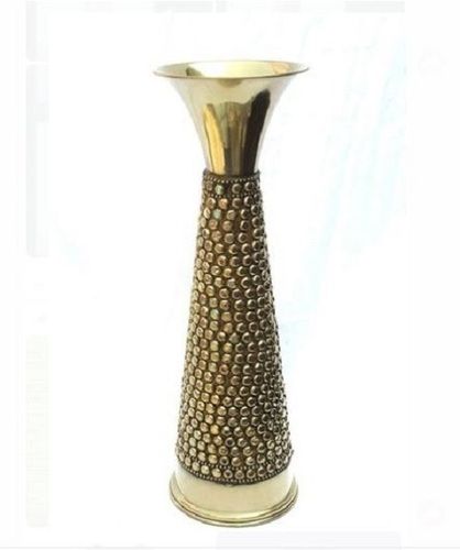 Golden Decoration Metal Flower Pot With 17 Inch Height And 700 Gram Weight