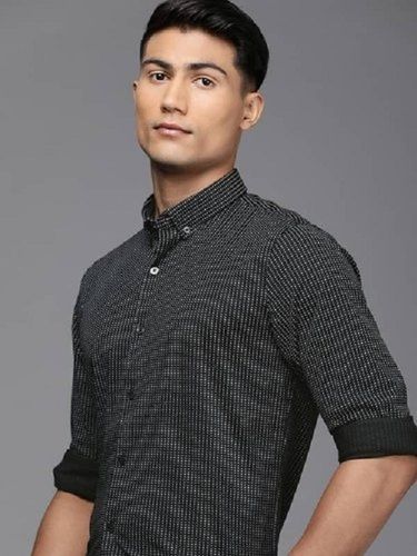 Men Casual Wear Lightweight Full Sleeves Classic Collar Stripes Black Cotton Shirt Age Group: 19