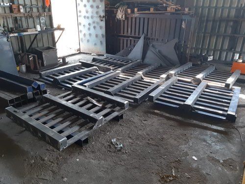 Black Corrosion Resistant Highly Efficiently Strong Pallet Fabrication Service