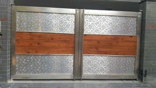 Corrosion Resistant Brown And Silver Stainless Steel Fancy Main Gates, Size 7 Feet