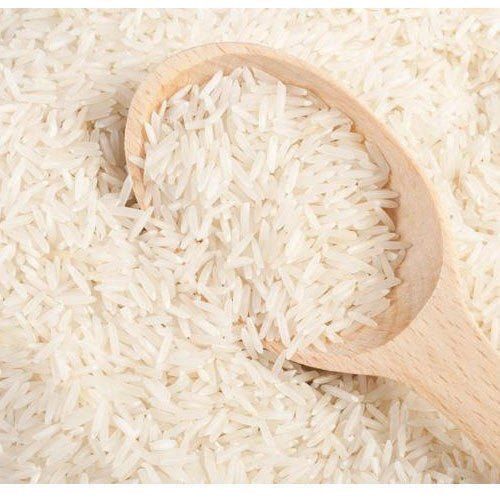 सफेद समृद्ध फाइबर और स्वादिष्ट और प्राकृतिक रूप से उगाया जाने वाला सफेद बासमती चावल
