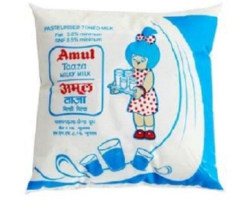 Fresh Enriched With Proteins Natural Healthy Creamy White Amul Cow Milk