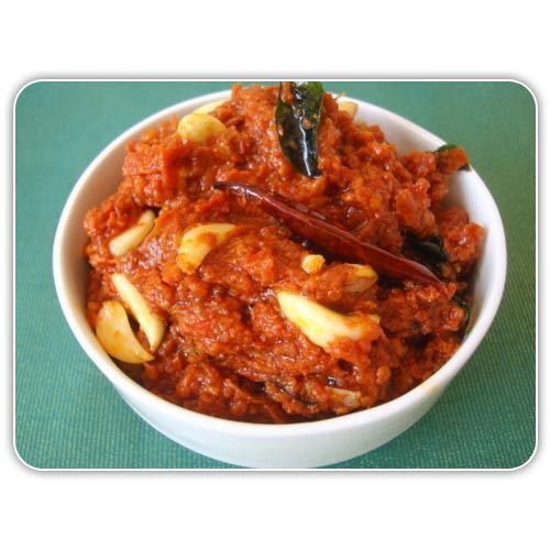 खुशबूदार और स्वादिष्ट भारतीय मूल प्राकृतिक रूप से स्वस्थ मसालेदार घर का बना लहसुन का अचार शेल्फ लाइफ: 1 वर्ष