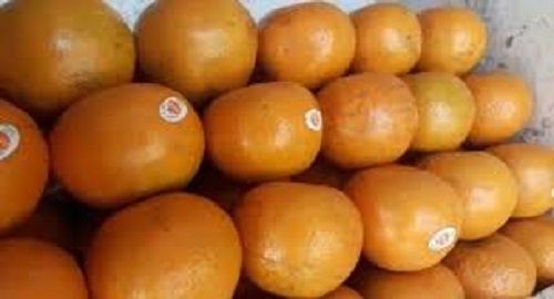 Organic Non Glutinous Yellow Color Round Shape Medium Size Orange Fruits  Shelf Life: 5-6 Days