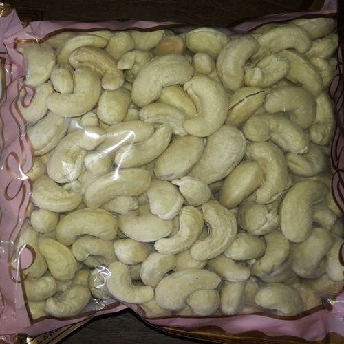 A Grade High Protein, Delicious and Healthy White Whole Cashew Nuts