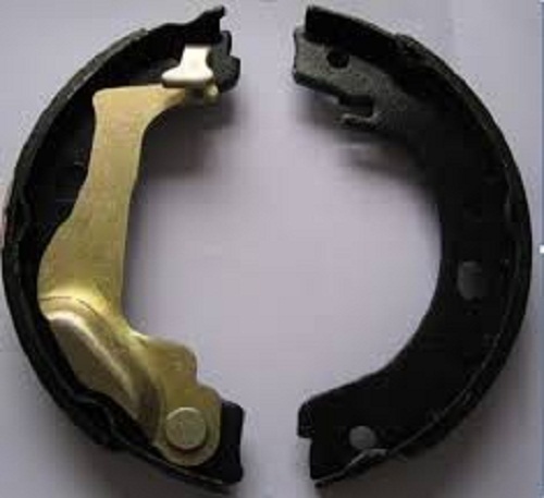 धातु का उपयोग करने में आसान और उच्च प्रदर्शन वाला जंग प्रतिरोधी रंग काला और सुनहरा ब्रेक शू