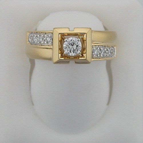 Sparkling Star Diamond Ring in 14Kt Yellow Gold | Timeless Elegance –  Diamondtree Jewels