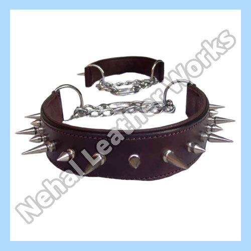 सिल्वर बीड्स और निकेल पॉलिश हार्डवेयर के साथ फैंसी लेदर पेट डॉग कॉलर