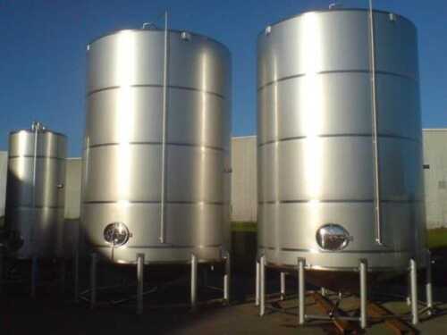 Cylindrical Silver Color Rust-Proof Heavy-Duty Stainless Steel Floor-Mounted Industrial Tanks