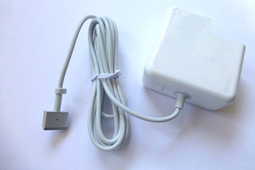 White Eco Friendly Input Voltage 100-240 V And Durable (50-60 Hz) 45 Watt Apple Laptop Adapters