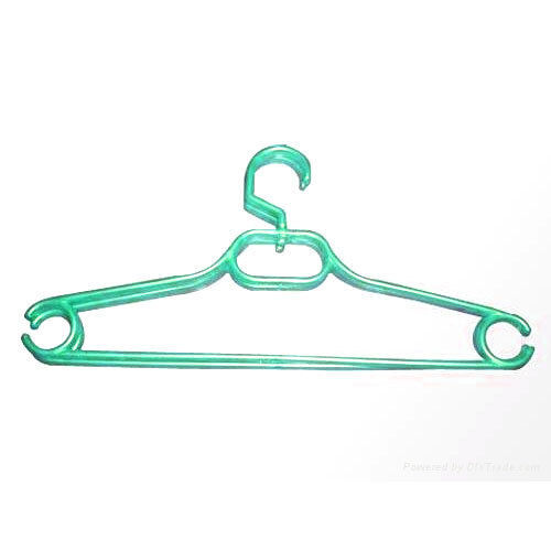 Durable Light Weight And Easy To Carry Long Lasting Green Plastic Cloth Hanger