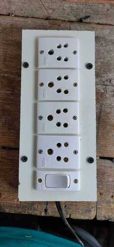 Energy Efficient Multi Socket White Modular White Rectangular Electrical Switch Board