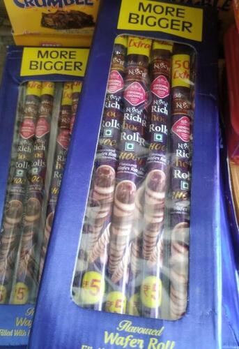 Brown Round Delicious Sweet Wafer Roll Flavor Chocolate 