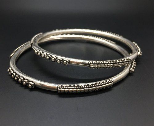 Women Skin Friendly And Light Weight Beautiful Fancy Silver Oxidized Bangles