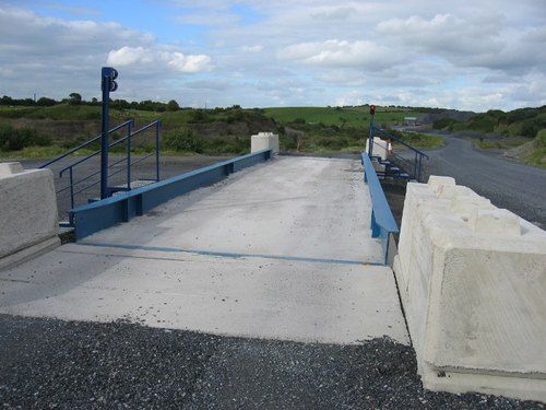 Steel 10 To 100 Ton Capacity Reinforcement Cement Concrete-Based Weighbridge