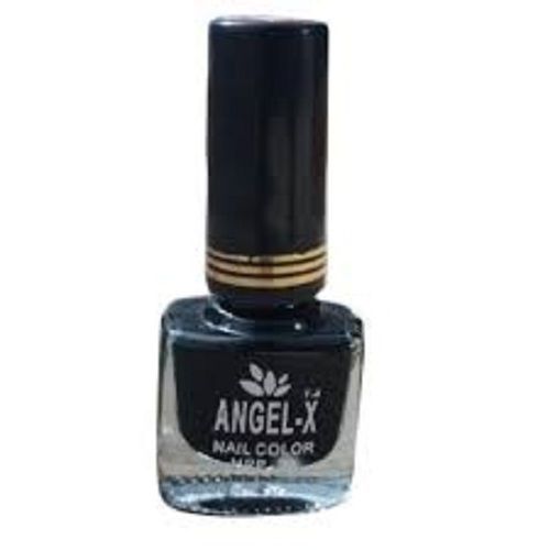 Ladies Long Lasting Skin Friendly Glossy Fine Finish Water Proof Black Nail Paint