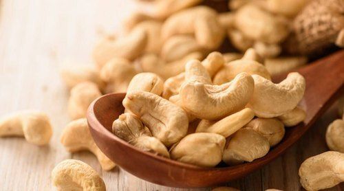 Nutrients Enriched Delicious Healthy Naturally Grown And Tasty White Cashew Nuts For Snacks
