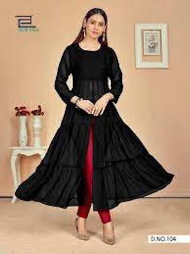 3/4 Sleeves Black Colour Ladies Kurti with Pink Salwar for Casual Wear