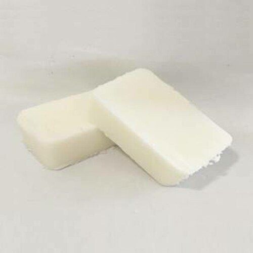 White Rectangular Shape Middle Foam Almond Oil Bath Soap 