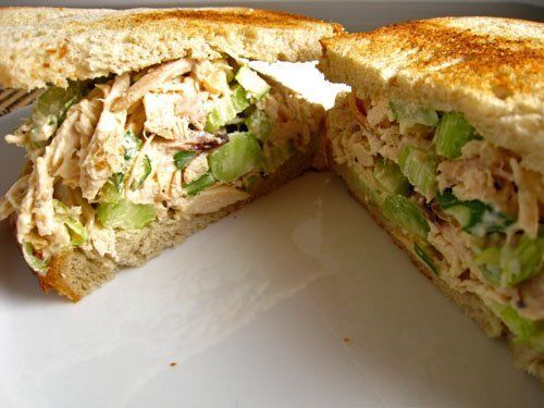 Healthier Delicious Crispy And Have Vitamins Proteins Chicken Mayo Sandwich Pack Size: 280 Gms