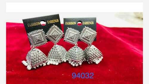 2.5 इंच और पार्टी वियर के साथ एनिवर्सरी लेडीज़ ब्लैक ऑक्सीडाइज़्ड झुमका इयररिंग