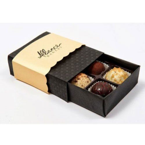 Strong Elegant Looking Easy To Carry Black Chocolate Gift Boxes