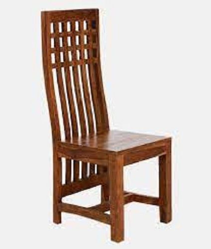  बेहद टिकाऊ खूबसूरती से डिज़ाइन की गई आरामदायक भूरे रंग की लकड़ी की कुर्सियाँ 