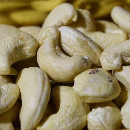 Healthy Rich In Iron And Vitamin White Raw Cream Natural Cashew Nut