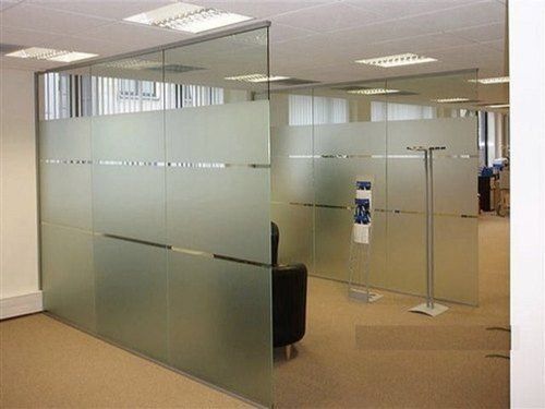 Machine Made Smooth Finish Transparent Tempered Frameless Glass Office Partition