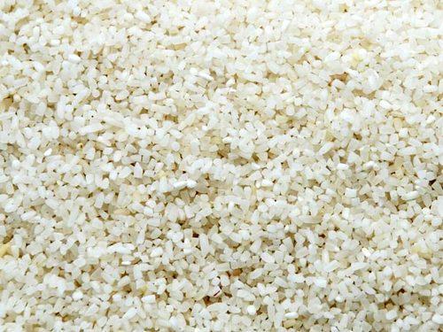 Rich Fiber And Vitamins Healthy Tasty Naturally Grown Ponni Broken Rice Fore Cooking