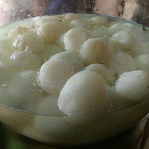 Yummy Sponge Tasty Mouthmelting Super Soft Delicious Round Rasgulla  Fat: 2 Grams (G)