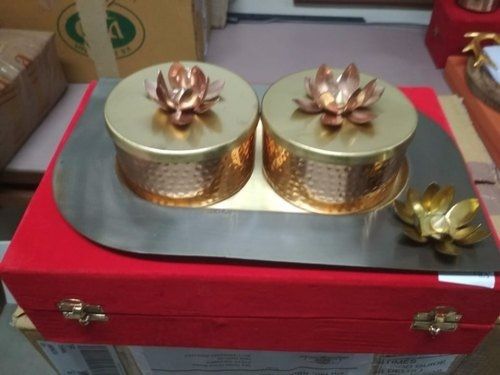 Lightweight Scratch Resistance Gold Plated Beautiful Round Dry Fruit Box 