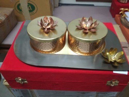 Yellow Lightweight Scratch Resistance Gold Plated Beautiful Round Dry Fruit Box 