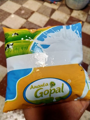 उपयुक्त सभी आयु वर्ग के लिए 1 लिटर पैक के साथ 100% शुद्ध और ताज़ा और प्राकृतिक गाय का दूध: शिशु