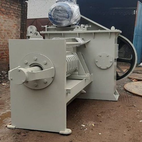 Silver Durable And Strong Semi Automatic Mild Steel Grey Screw Press Machine