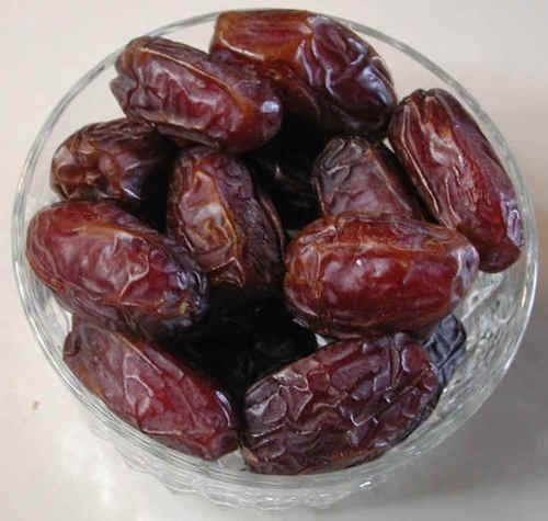 Brown Oval Shape Taste Sweet Dried Dark Shalby Saudi Dry Date With 3cm Size 