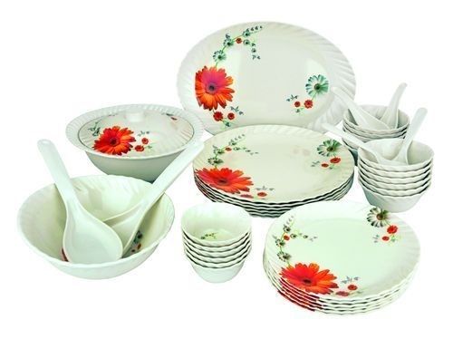 Durable Light Weight And Easy To Clean Floral Print White Orange Round Dinner Set