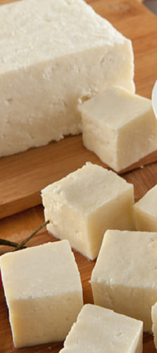Fresh And Healthy Hygienically Prepared Soft Fresh Rich In Protein White Paneer 