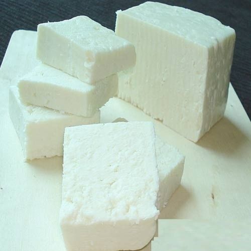 Hygienically Prepared Soft Fresh Rich In Protein Healthy White Paneer 