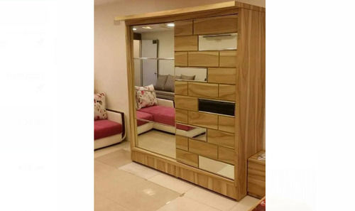 Machine Made Brown 4X8 Foot Polished Finish Wooden Mirror Almirah For Indoor Furniture