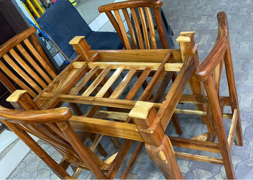 Polished Finish Antique Wooden Dining Table And Chair Set For Indoor Furniture