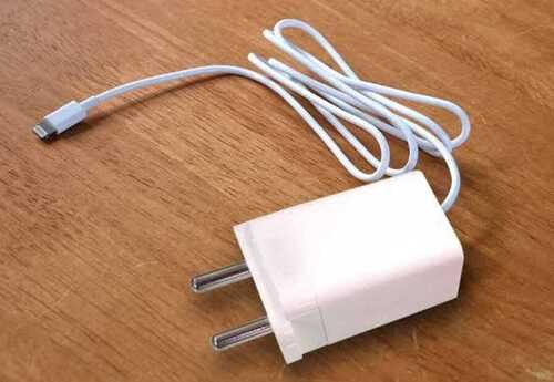 Durable Lightweight And High Performance Usb White Adopter Mobile Charger Body Material: Plastic