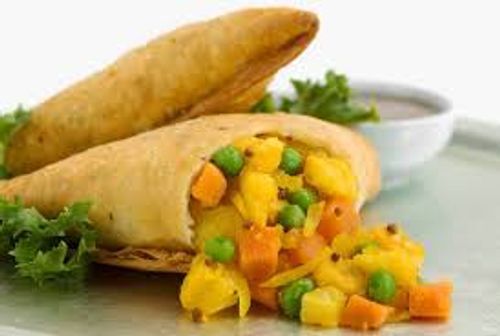 Enjoy This Samosa With Fresh Crispy And Spicy Tangy Snack Vegetable Samosa At Best Price In