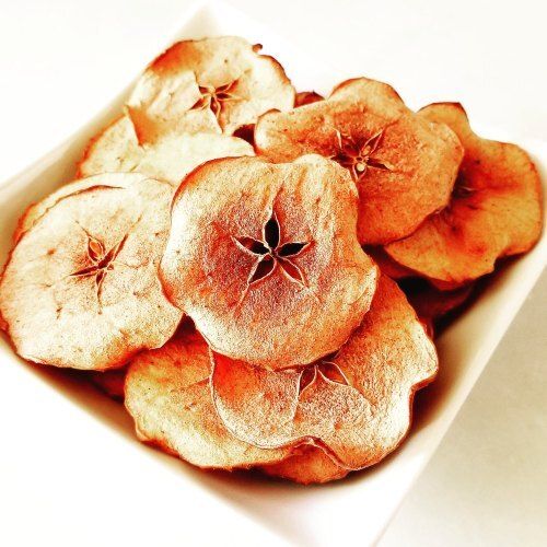  क्रिस्पी स्वादिष्ट स्वादिष्ट और भरपूर स्वाद वाले विटामिन हाइजीनिक रूप से पैक किए गए सूखे गोल आकार के सेब के चिप्स