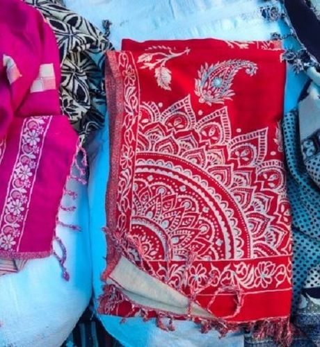 Red Light Weight And Stylish Plain Silk Wool Fancy Shawls For Ladies, Used In Winters