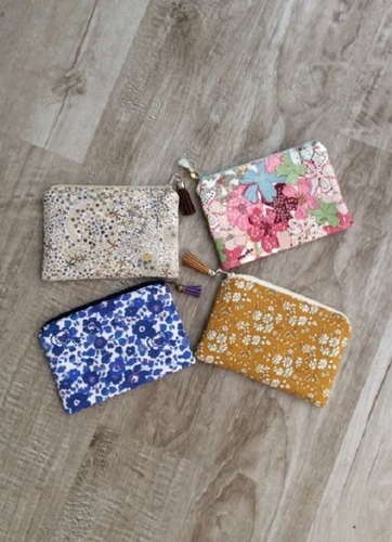 10 Packs Women Coin Purse Small Coin Purses Pouches Cute Change Wallets for  Women Kiss Lock Change Purse Change Pouch (Floral) at Amazon Women's  Clothing store