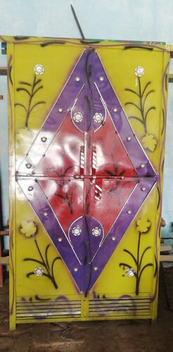 Multi Color Iron Door For Commercial With Height 6-7 Feet And Singl Door Type And Designer Paint