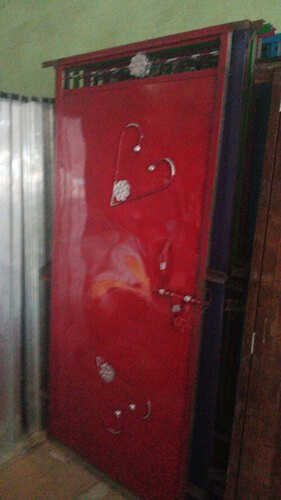 Red Color Iron Door For Commercial With Height 6-7 Feet And Singl Door Type And Designer Paint