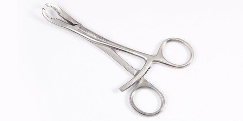 Scissors Manual Operating Type Stainless Steel Surgical Instrument For Hospital Purpose